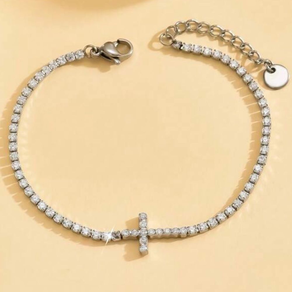 Silver cross bracelet N895